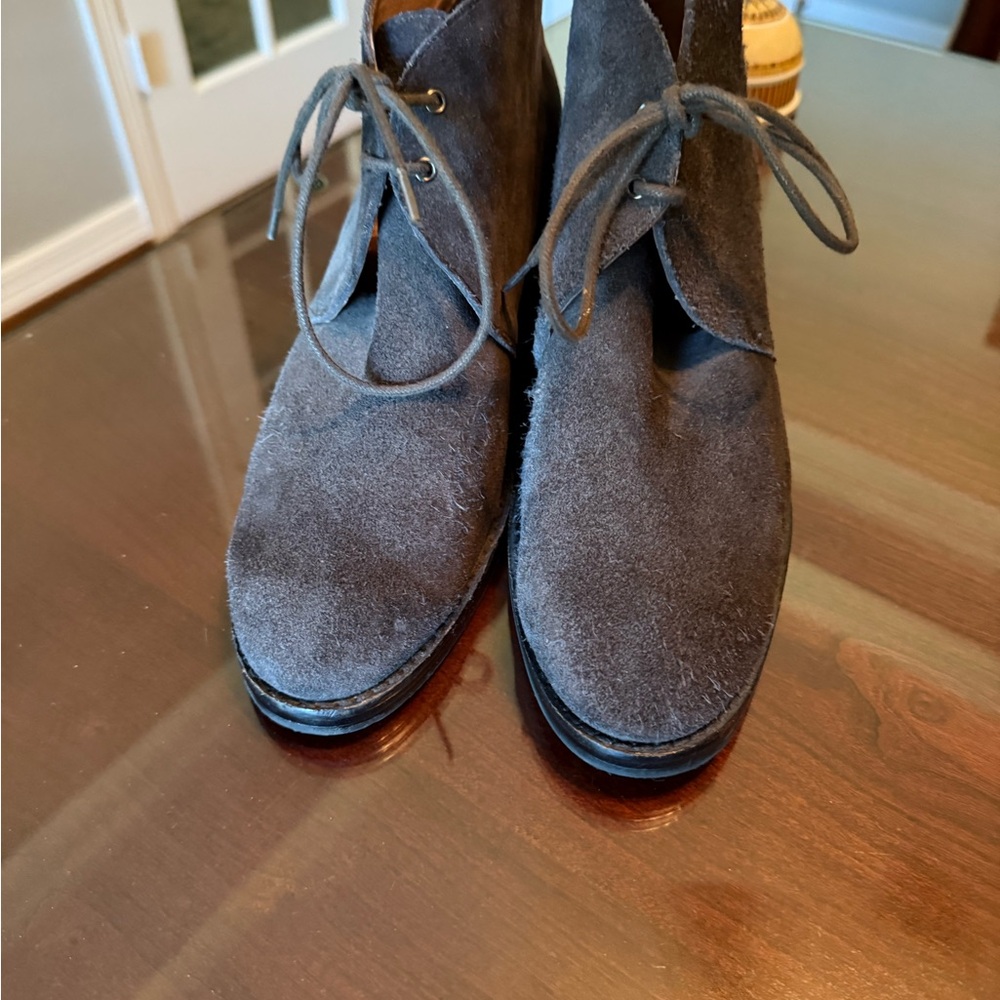 🌺Bettye Muller charcoal grey Leather suade🌺